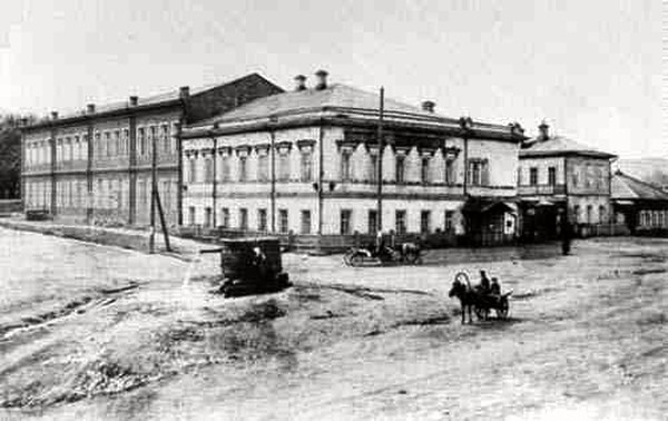 Павло-Анатольская женская гимназия (фото начала XX в.)