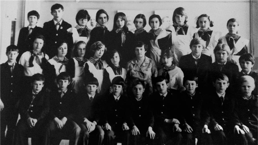 1980 год, 6А, школа №49,  классный руководитель  Нина Михайловна Петрова.