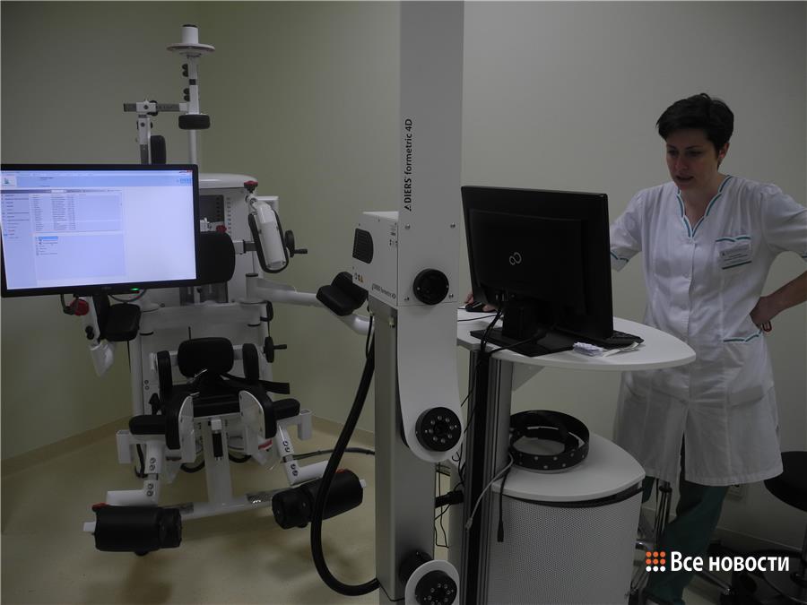 4D сканер - безвредный аппарат диагностики походки, осанки и патологий стопы, на котором можно будет обследовать юных пациентов.
