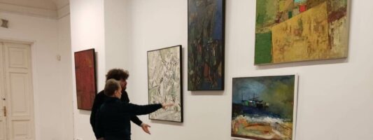 Полотна тагильских художников представили на выставке в Москве