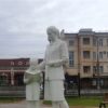 Ажурная беседка, «Мальчик с портфелем» и историческая инсталляция: сквер советской скульптуры продолжают пополнять арт-объектами