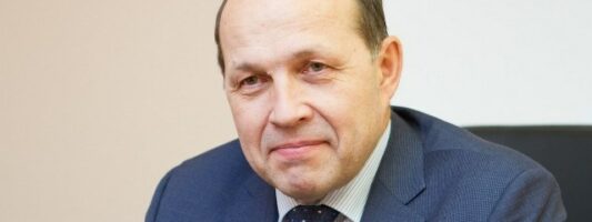 Куйвашев отправил в отставку главу регионального Минстроя