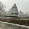 Виноваты перепады температур: в Нижнем Тагиле на обновленном монументе вспучилась плитка