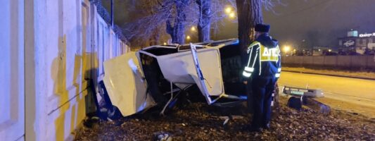 В Нижнем Тагиле насмерть разбился молодой бесправник на Lada