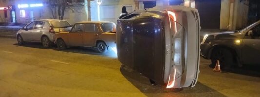 Пьяный тагильчанин устроил массовое ДТП и опрокинул свое авто
