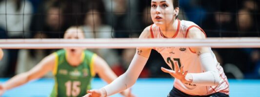 Десятая победа подряд: «Уралочка‑НТМК» одолела фаворитов чемпионата второй раз за сезон