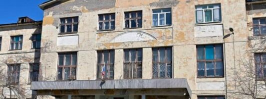 В Нижнем Тагиле ищут подрядчика на ремонт старейшей школы