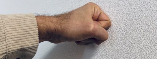 В Нижнем Тагиле вынесли приговор мужчине, забившему до смерти друга детства