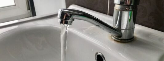 Дома и детсады в Нижнем Тагиле остались без воды после аварии