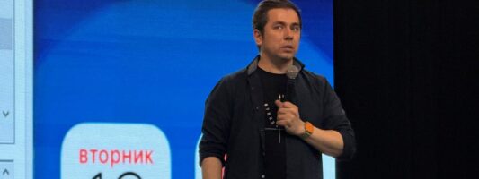 Научпоп-блогер с аудиторией 1,5 млн человек прочитал лекцию для школьников Нижнего Тагила