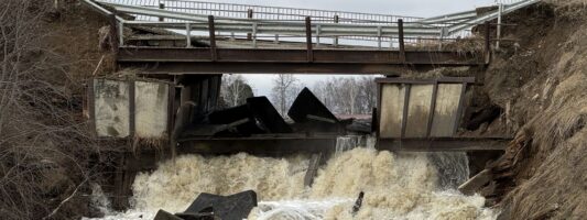 Строилась при Демидовых, ждала капремонт: что известно о прорыве плотины под Тагилом