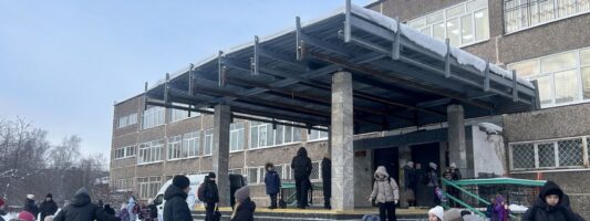 «Ремонт спонтанно»: Мэр Нижнего Тагила прокомментировал провальный ремонт кровли в школе № 5