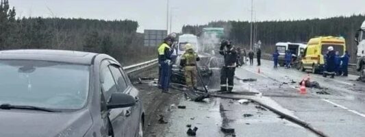 В страшном ДТП под Екатеринбургом погибли четверо молодых людей