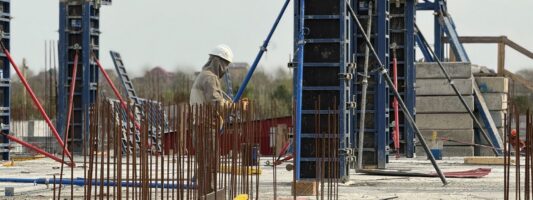 В Нижнем Тагиле возобновили стройку школы на 1200 мест