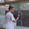 Художник-вандал из Нижнего Тагила извинился за испорченную остановку и отмыл её
