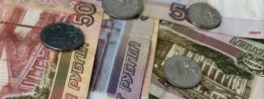 Свердловскстат: промышленность просела, оборот торговли и зарплаты выросли
