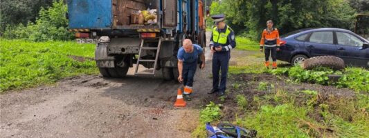 В Нижнем Тагиле маленькая девочка погибла под колесами мусоровоза