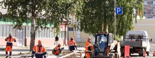 Газетная преображается: на центральной улице Нижнего Тагила меняют асфальт, бордюры и ливнёвки