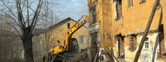 Четыре аварийных дома в Нижнем Тагиле признали подлежащими сносу