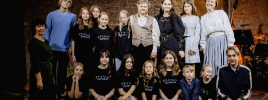 В пригород Нижнего Тагила с гастролями приехали артисты театра им. Вахтангова