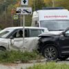 В Нижнем Тагиле Škoda вынесло на тротуар от столкновения с Geely
